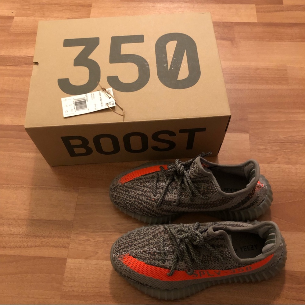 Yeezy 350 V2 Adults men’s 6.5, women’s 7 Reflective Beluga